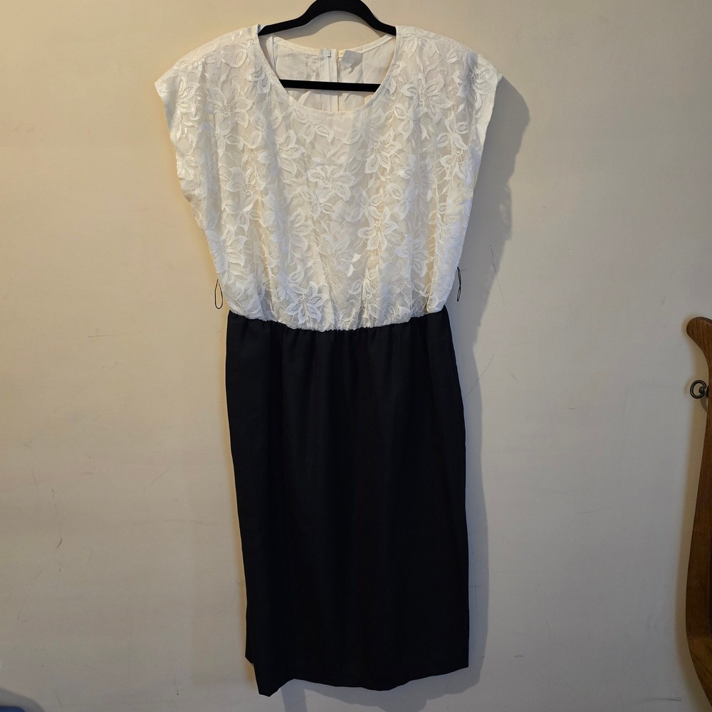 Vintage 80s Unbranded Dress Womens 18W Black White Lace Colorblock Midi Formal